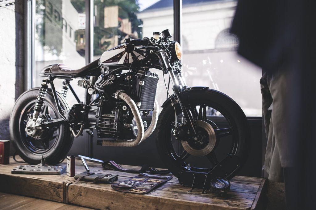 Atelier 1937-Atelier-1937-garage-custom-kustom-CX-500-CX 500-cafe racer-préparation-motorcycle-moto-grenoble-