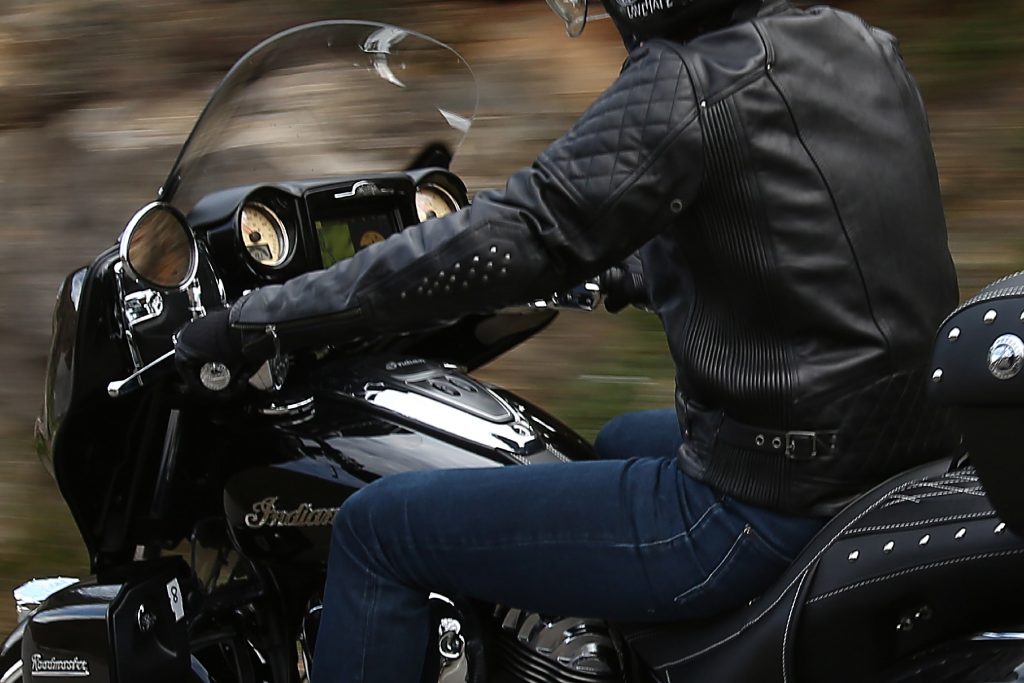 Indian-Indian motorcycle-motorcycle-4h10-Roadmaster-Chieftan-ThunderBlack-Moto-1
