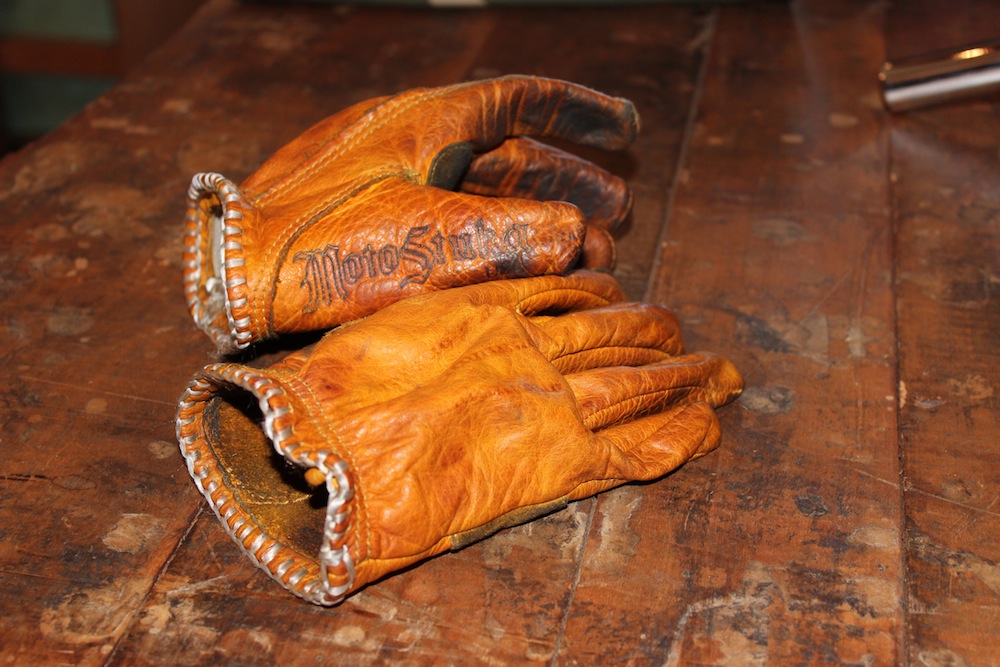 Motostuka // Shanks Gloves