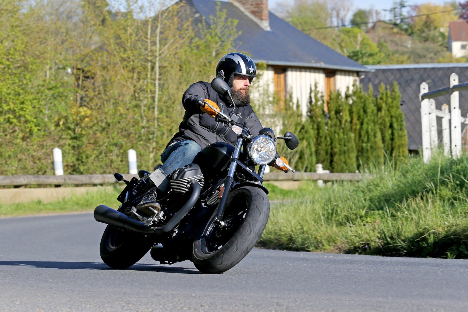 Moto Guzzi V9 Roamer et Bobber – Le Test