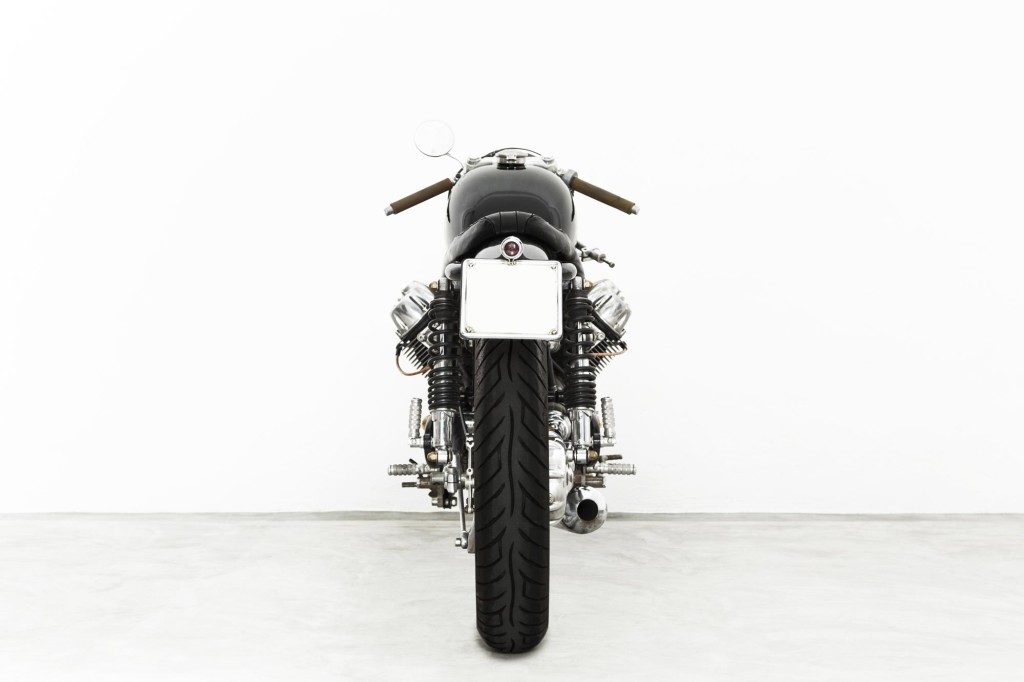 Ruote Fiere-Charles Seguy-Davide Caforio-photographe-kustom-custom-Moto Guzzi V7Special-750cc-1970-italie-italia-motorcycle-moto-