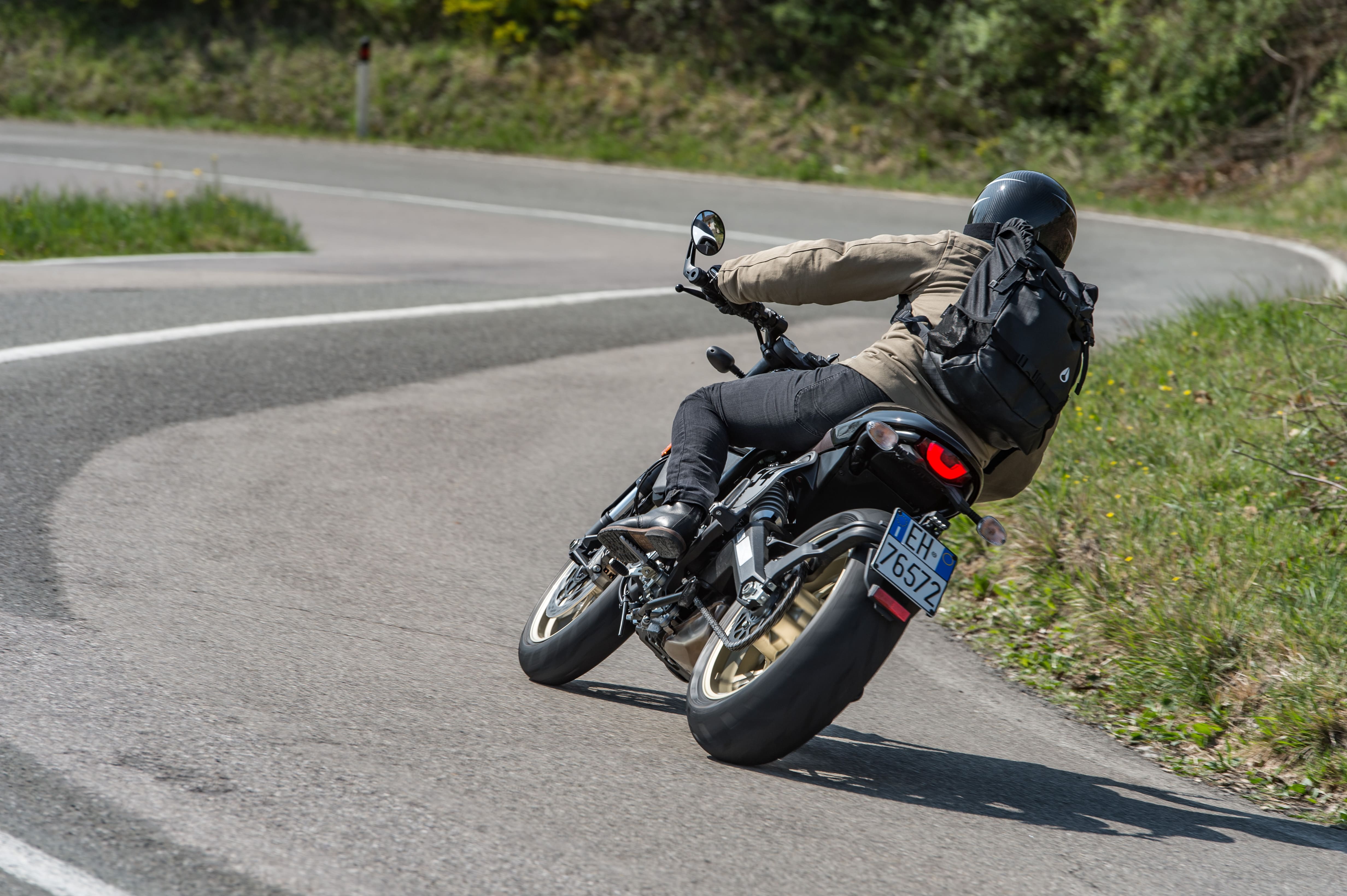 Scrambler Ducati Cafe Racer test avis review 