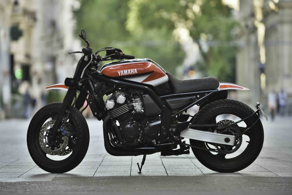 BF Motorcycles-BF#48-yamaha-fazer-600-custom-cafe racer-scrabbleur-préparation-custom-moto-