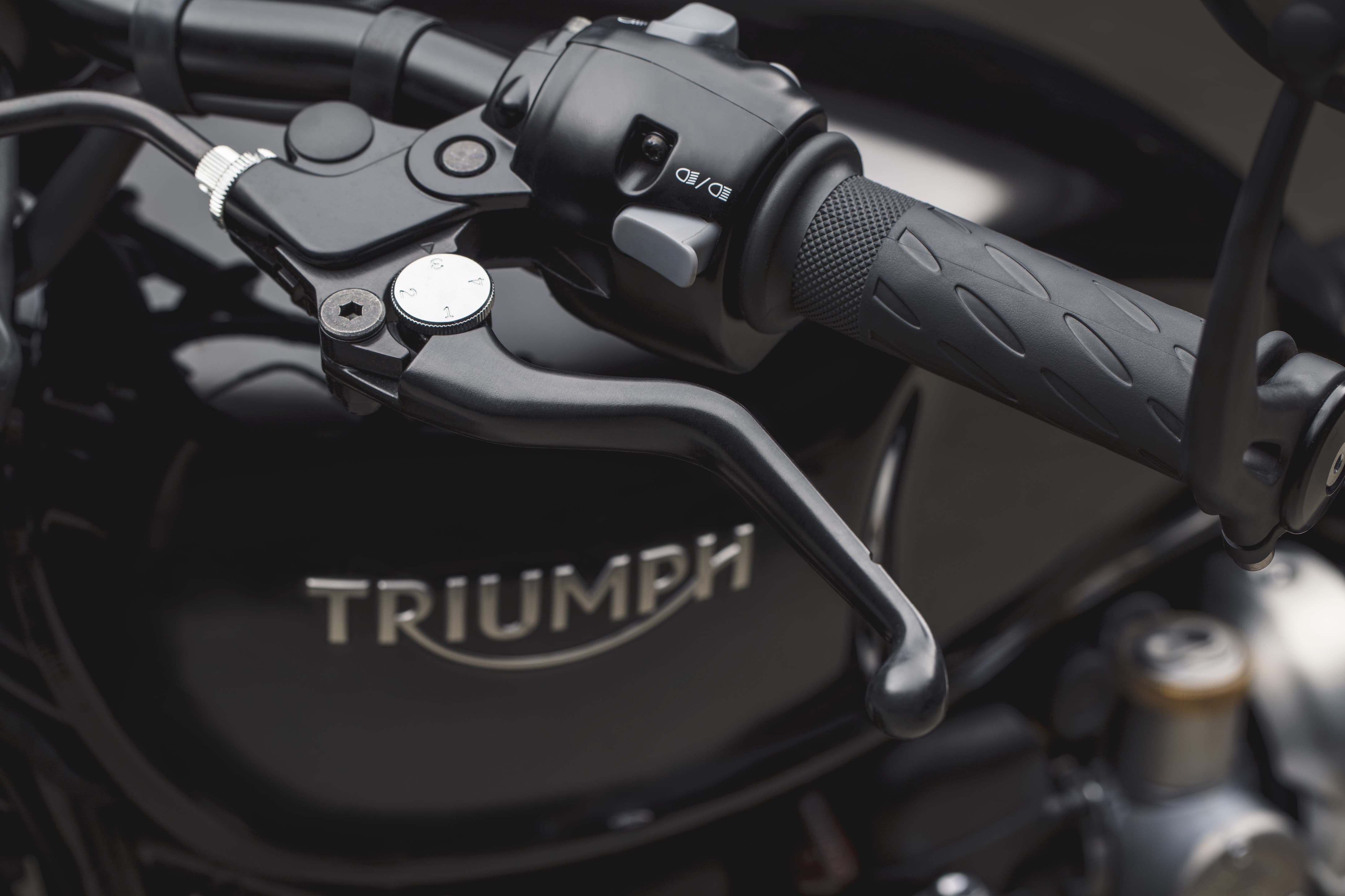 Triumph bobber black nouveau new 2018 test avis