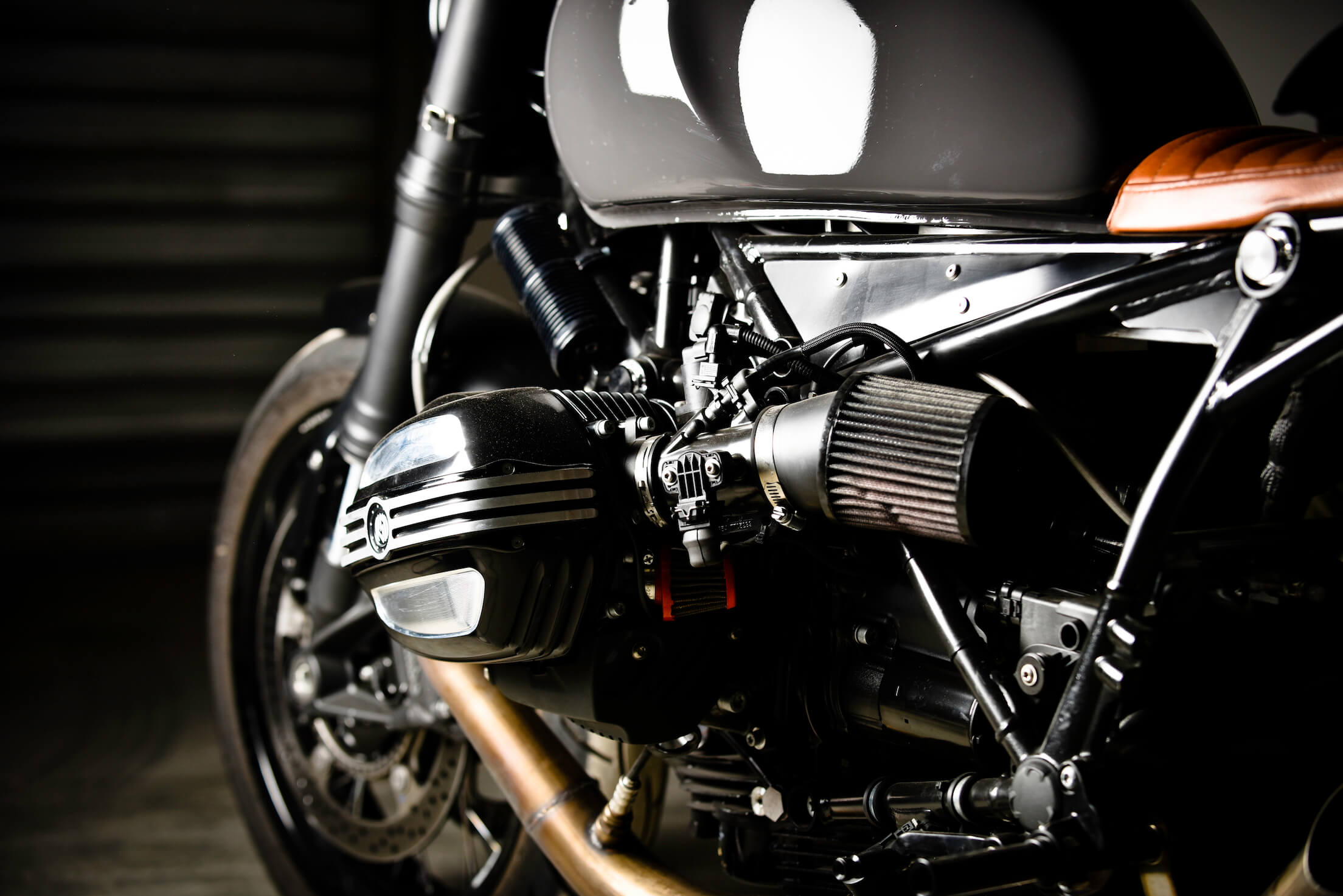 BMW NineT ninety cafe racer prepa garage custom lyon BF Motorcycles