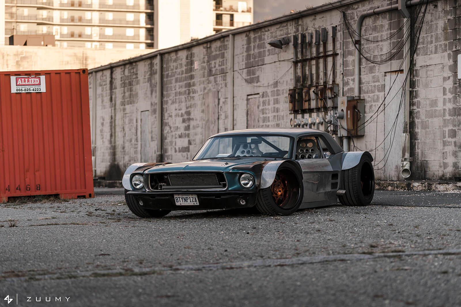 Une Ford MUSTANG 1967 HOT ROD