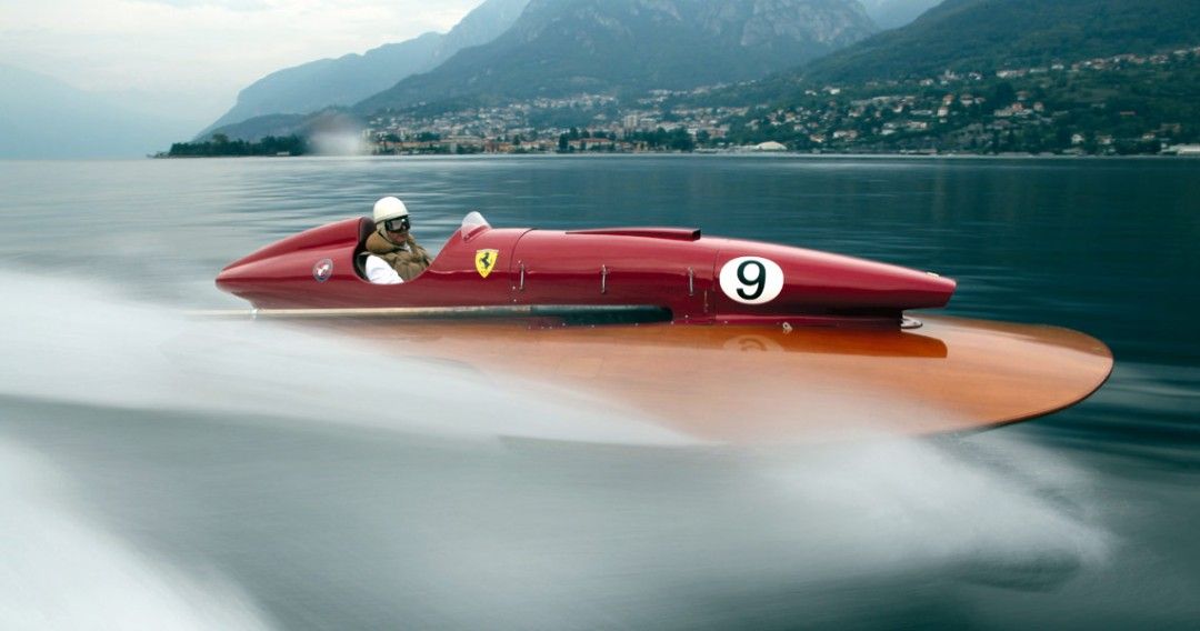 Le Bateau Ferrari Arno XI, une veritable merveille (et qui va très vite)