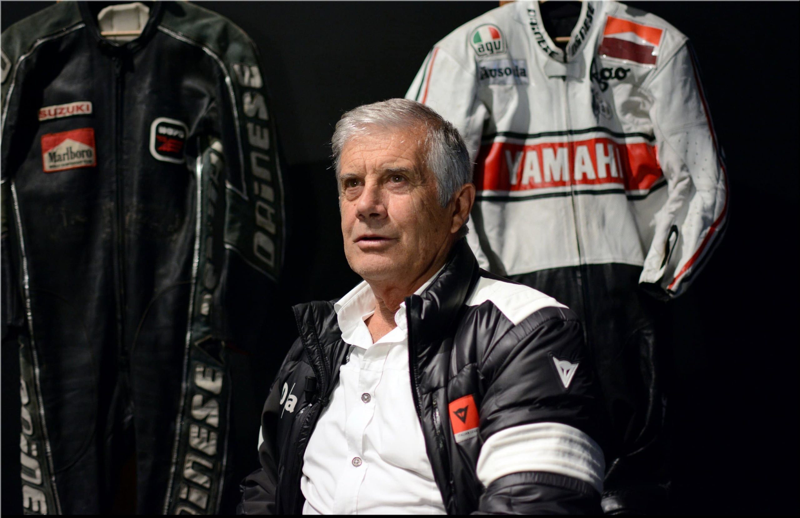Giacomo Agostini en combi et autres équipements moto Dainese